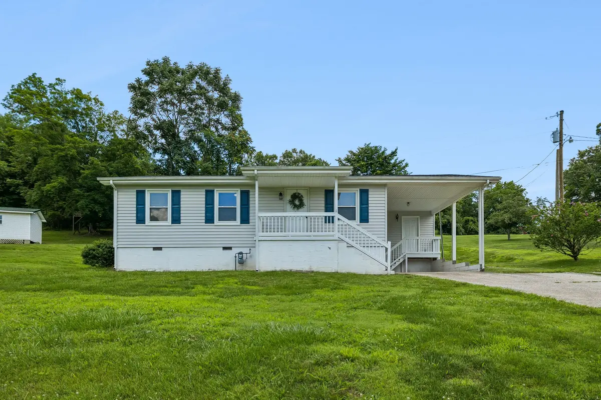 14 Morris Ln, Pleasant Shade, TN 37145
