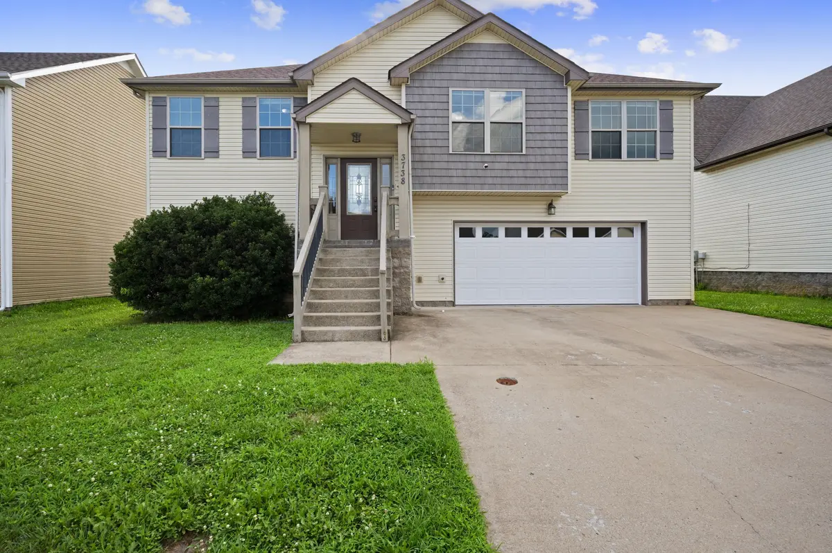 3738 Gray Fox Dr, Clarksville, TN 37040