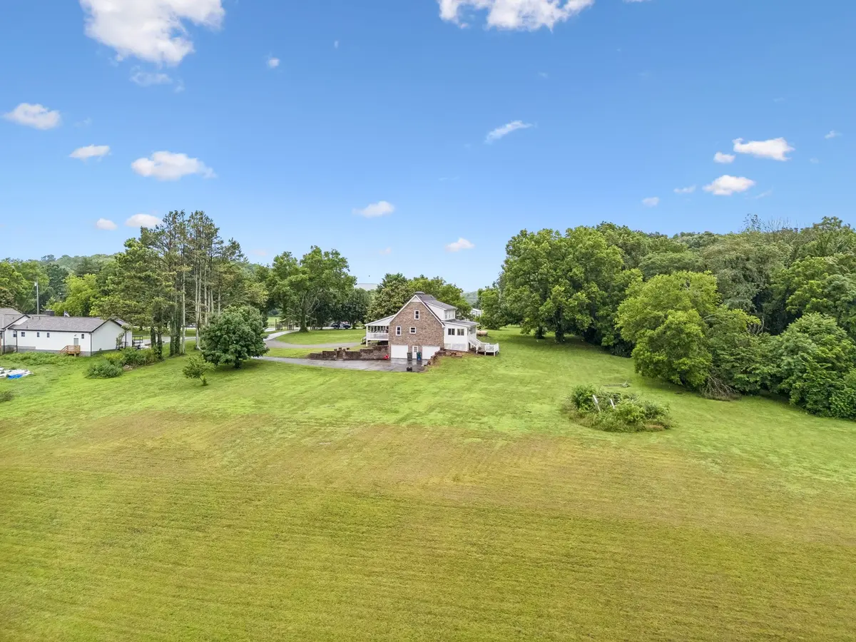 2758 Standing Oak Dr, Thompsons Station, TN 37179