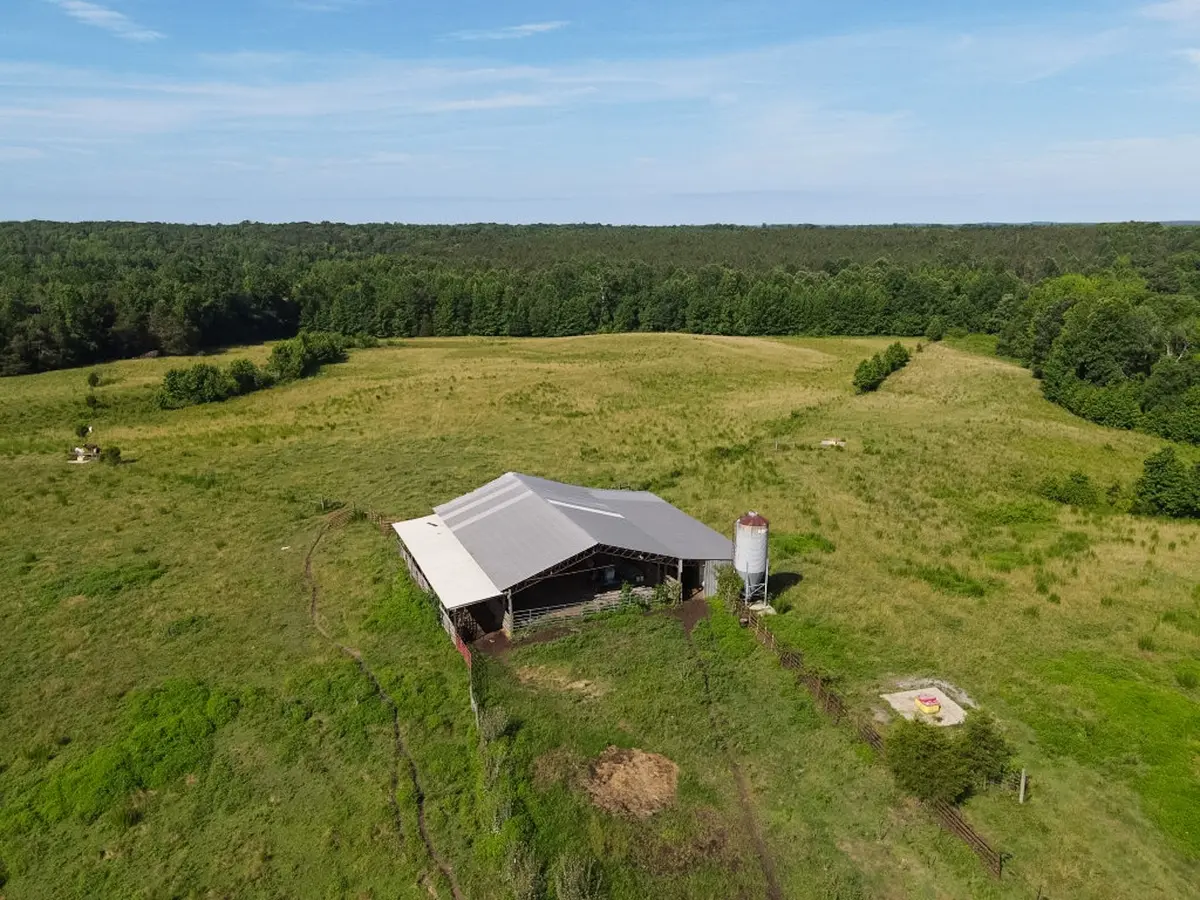 1074 McGee Rd, Decaturville, TN 38329