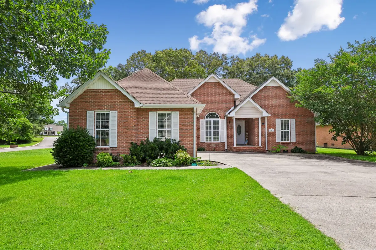 201 Jennings Cir, Tullahoma, TN 37388
