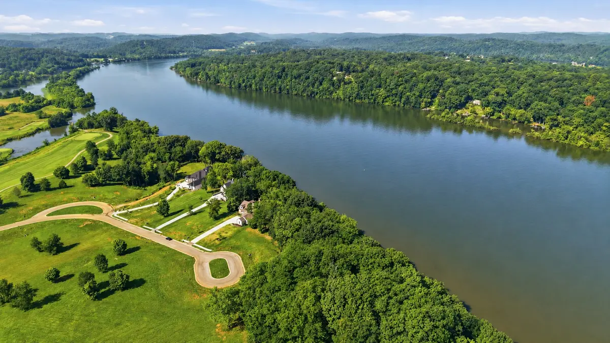 2061 Mockingbird Ln, Loudon, TN 37774