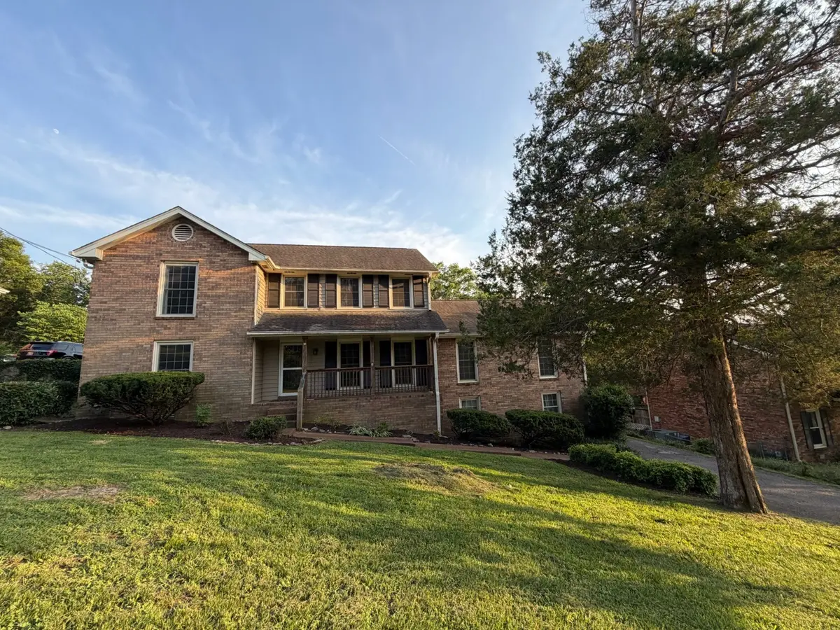 168 Allen Dr, Hendersonville, TN 37075