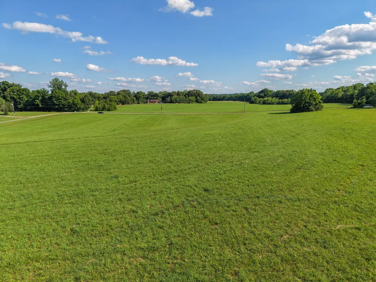4 Poplar Ridge Rd, Chapmansboro, TN 37035