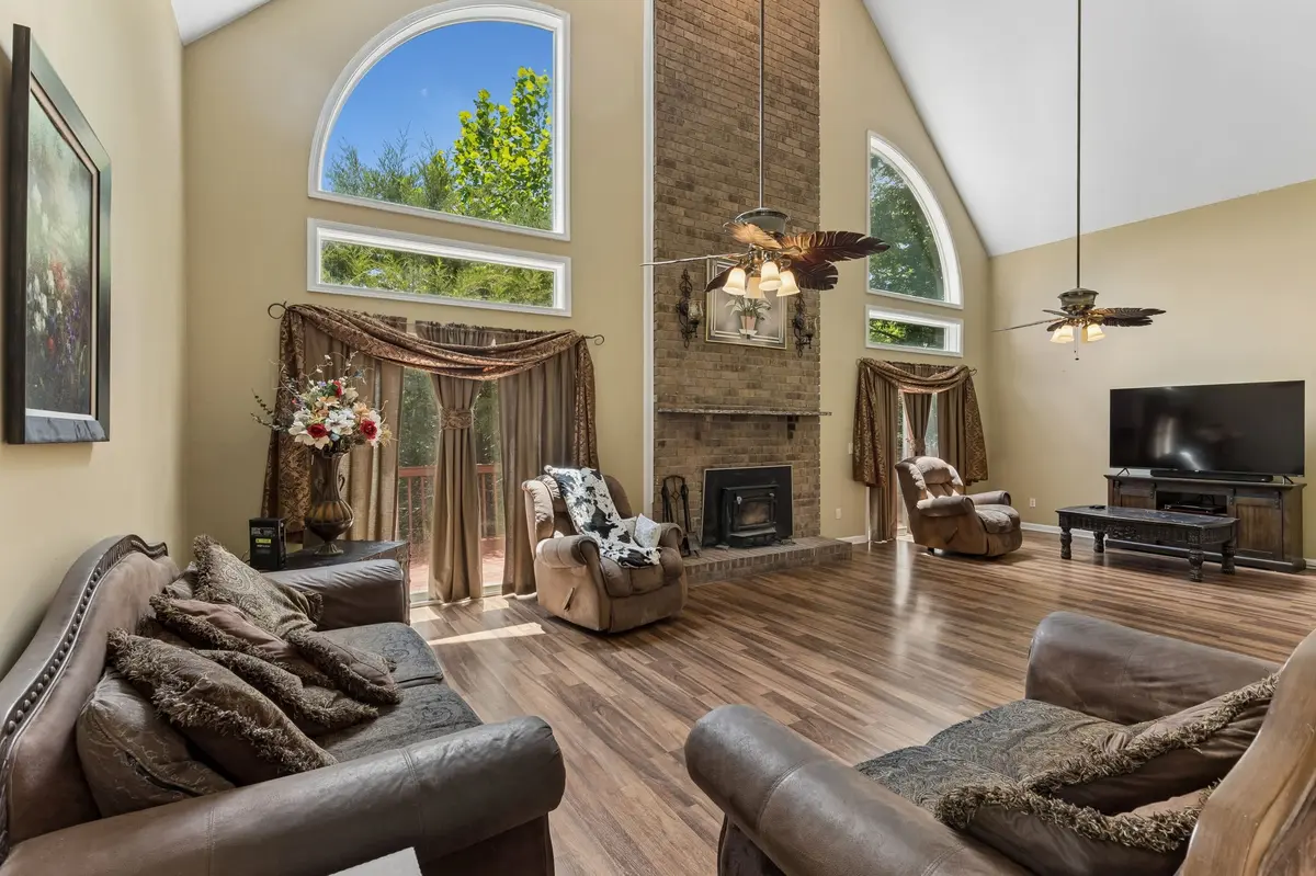 7368 Walker Rd, Fairview, TN 37062