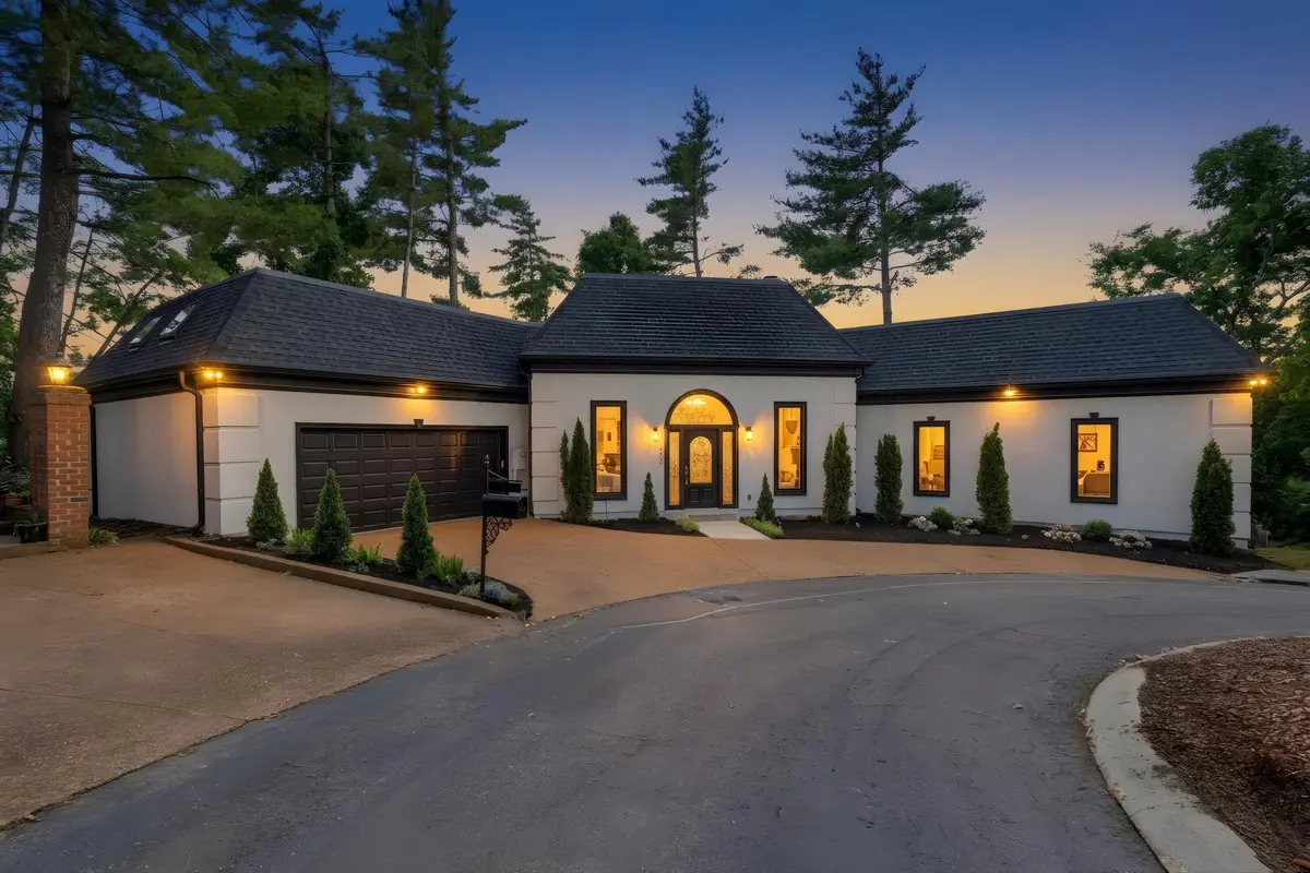 105 Burlington Ct, Nashville, TN 37215