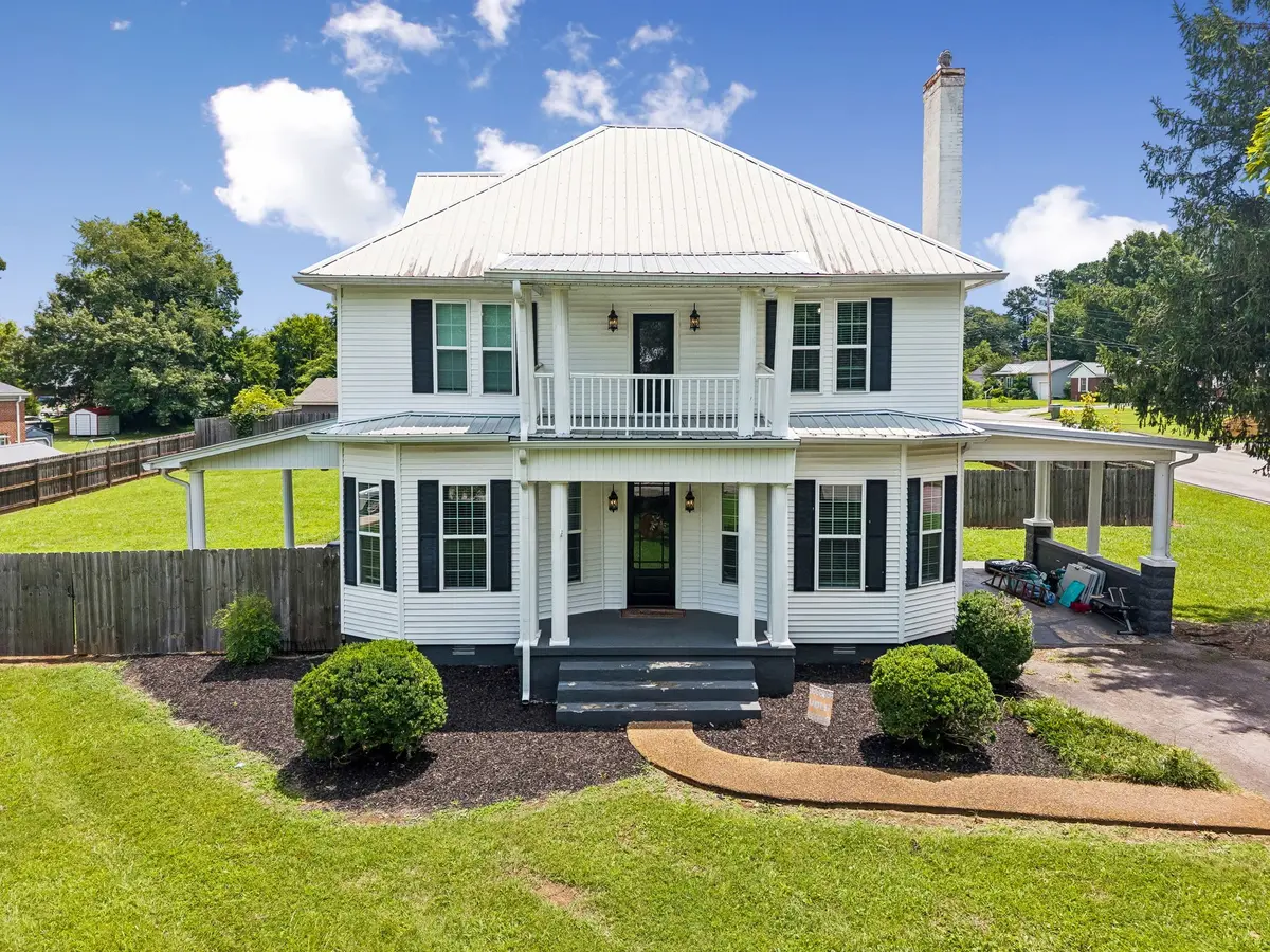106 Lafayette Ave, Lawrenceburg, TN 38464
