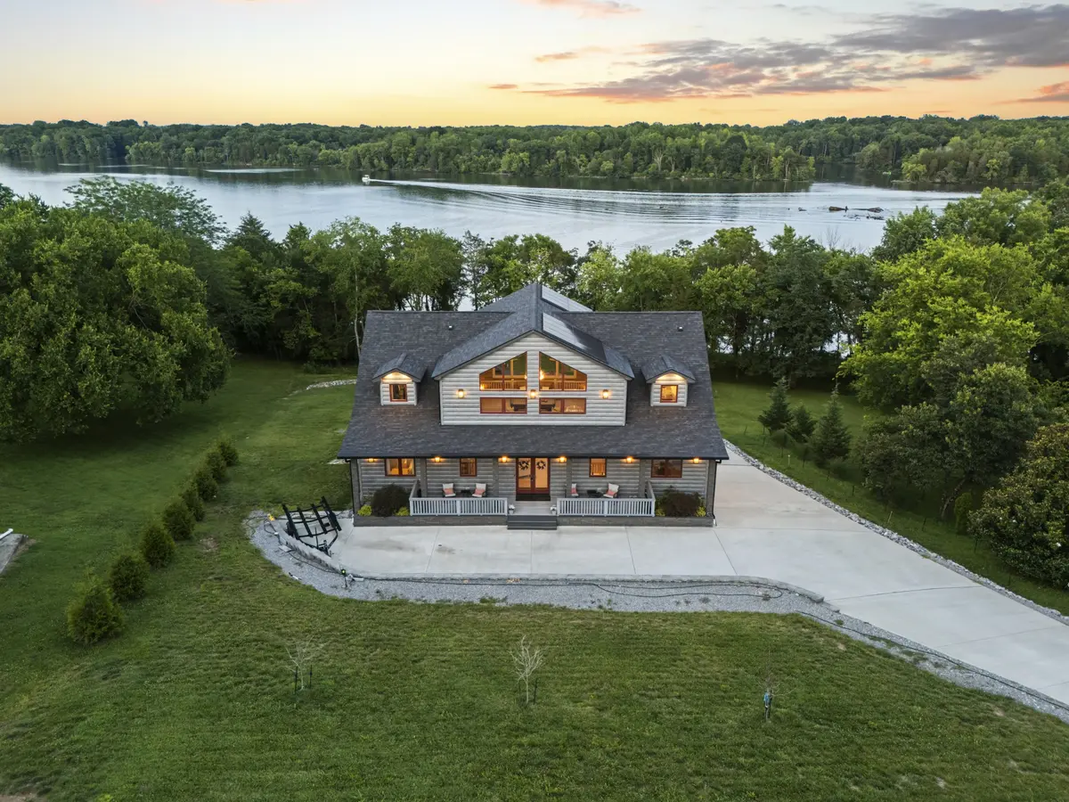 883 Newton Ln, Gallatin, TN 37066
