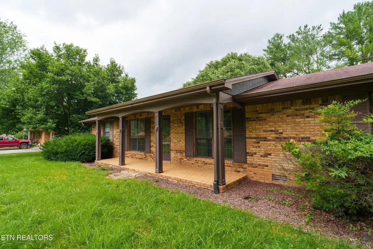 405 Dogleg Drive, Livingston, TN 38570