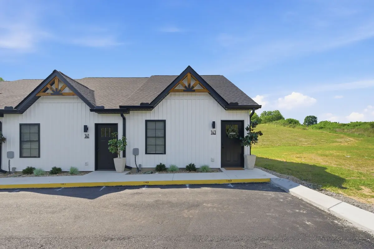 143 Deer Valley Drive E #143, Gordonsville, TN 38563