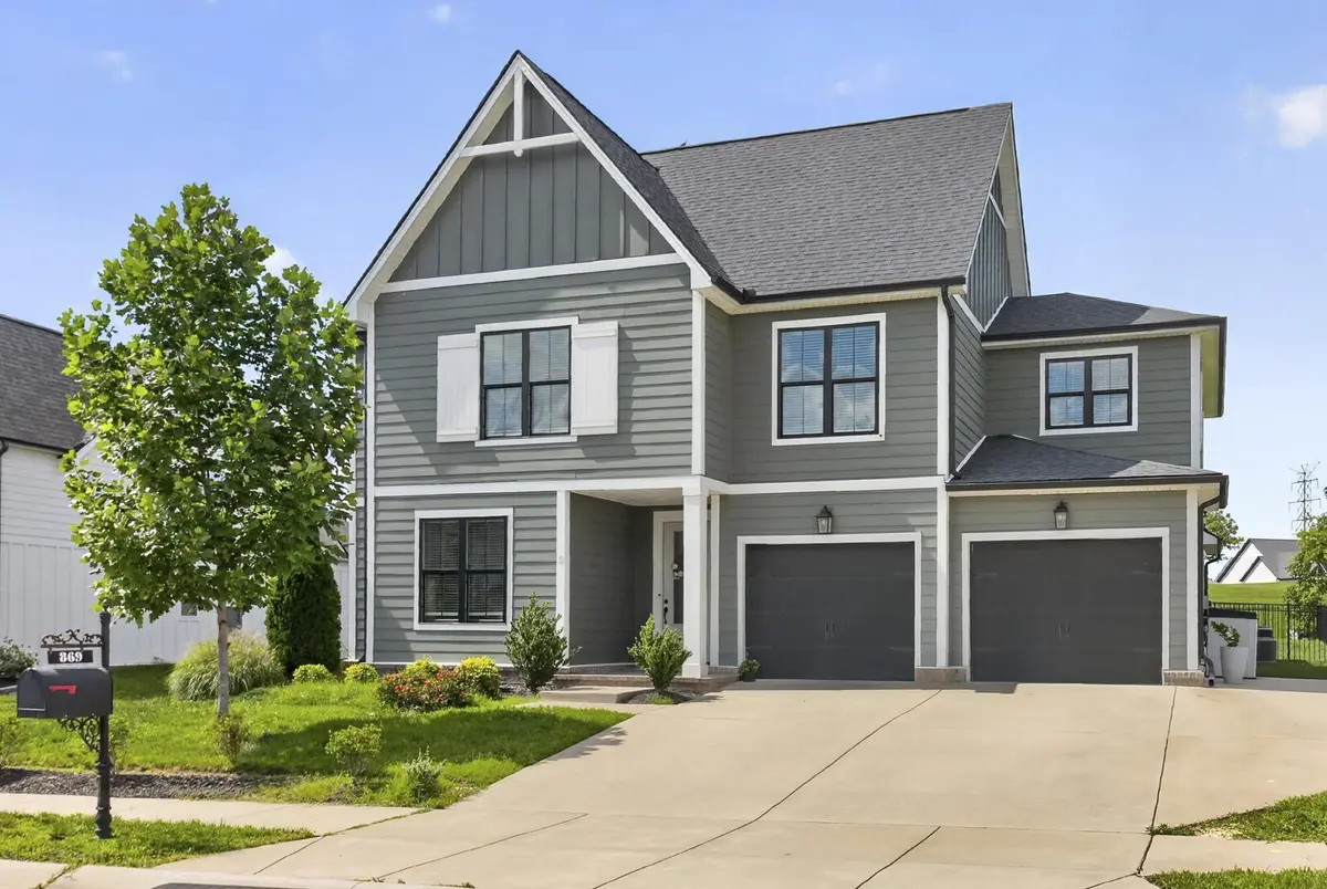 869 Plowson Rd, Mount Juliet, TN 37122