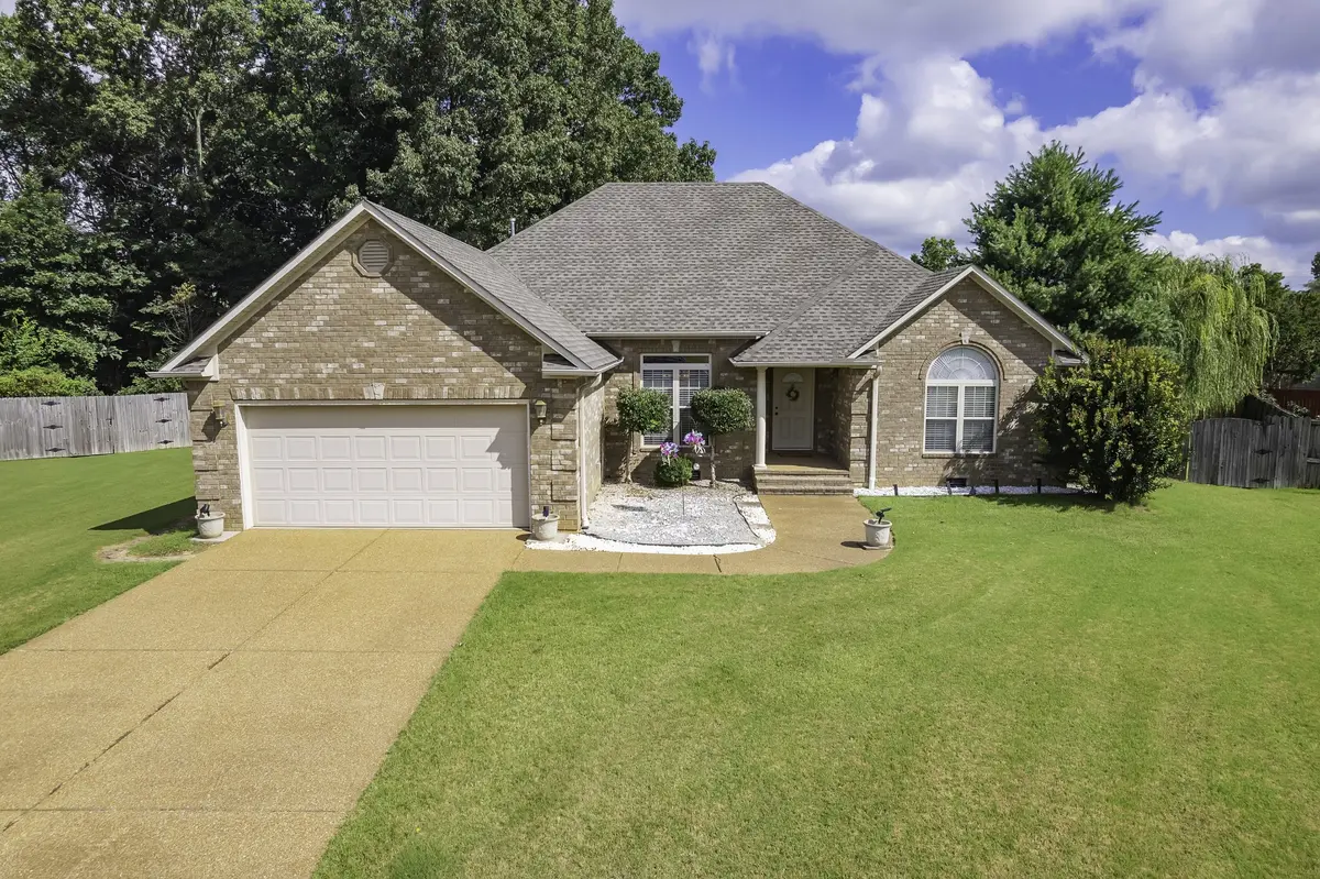 87 Lennox Village Dr, Jackson, TN 38305