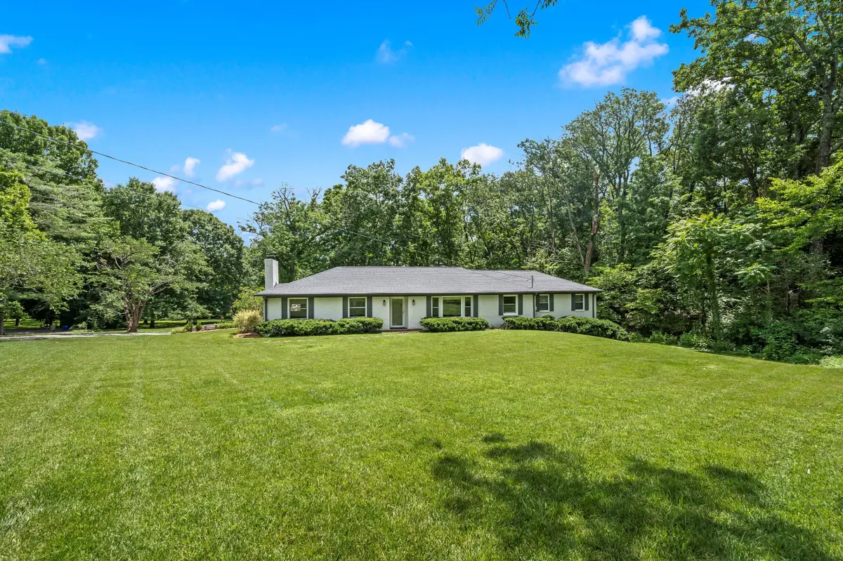 873 Forest Acres Dr, Nashville, TN 37220
