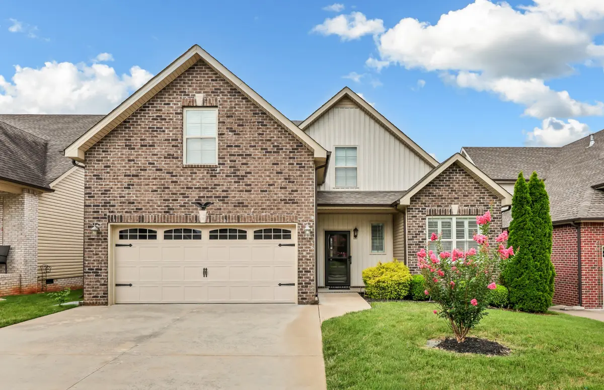 330 Turnberry Cir, Clarksville, TN 37043