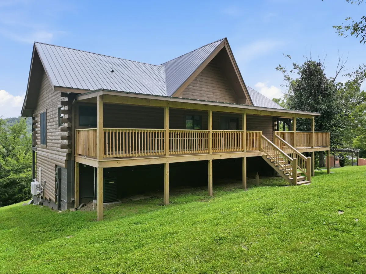 16 Eckert Ln, Pleasant Shade, TN 37145