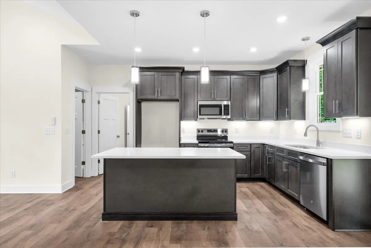 634 Mountain View Dr, Morrison, TN 37357