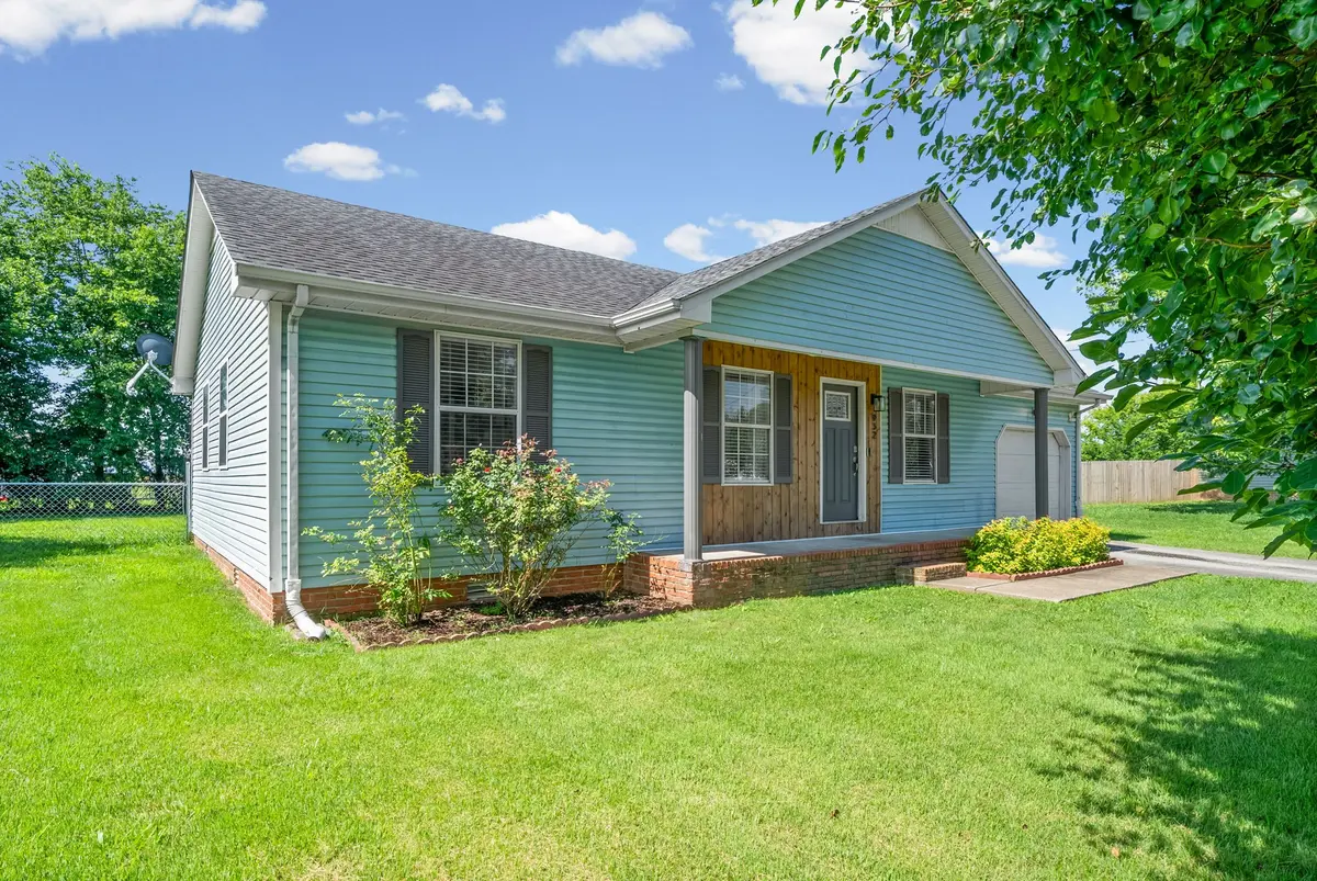 932 Linda Dr, Oak Grove, KY 42262