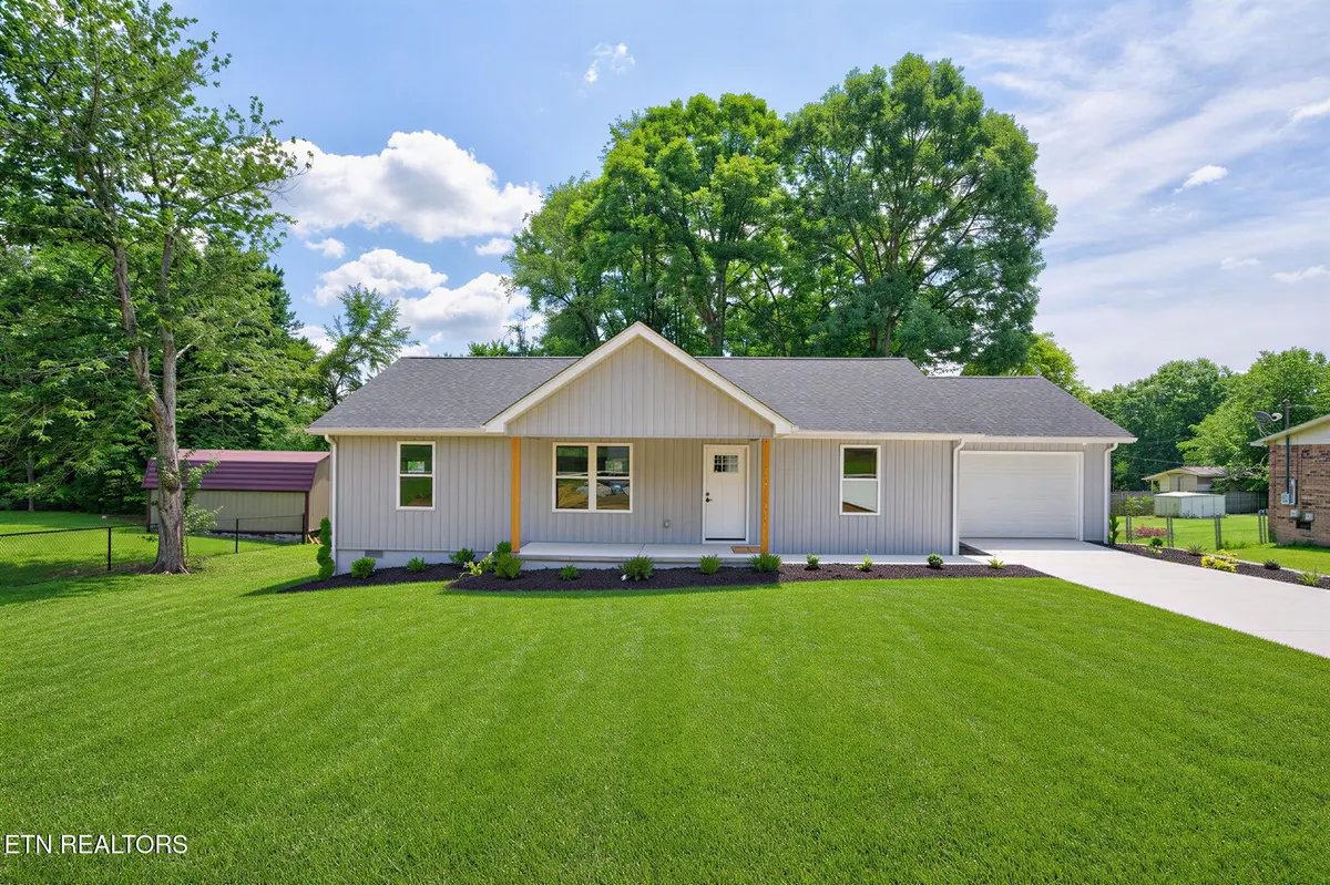 430 Rhododendron Circle, Crossville, TN 38555