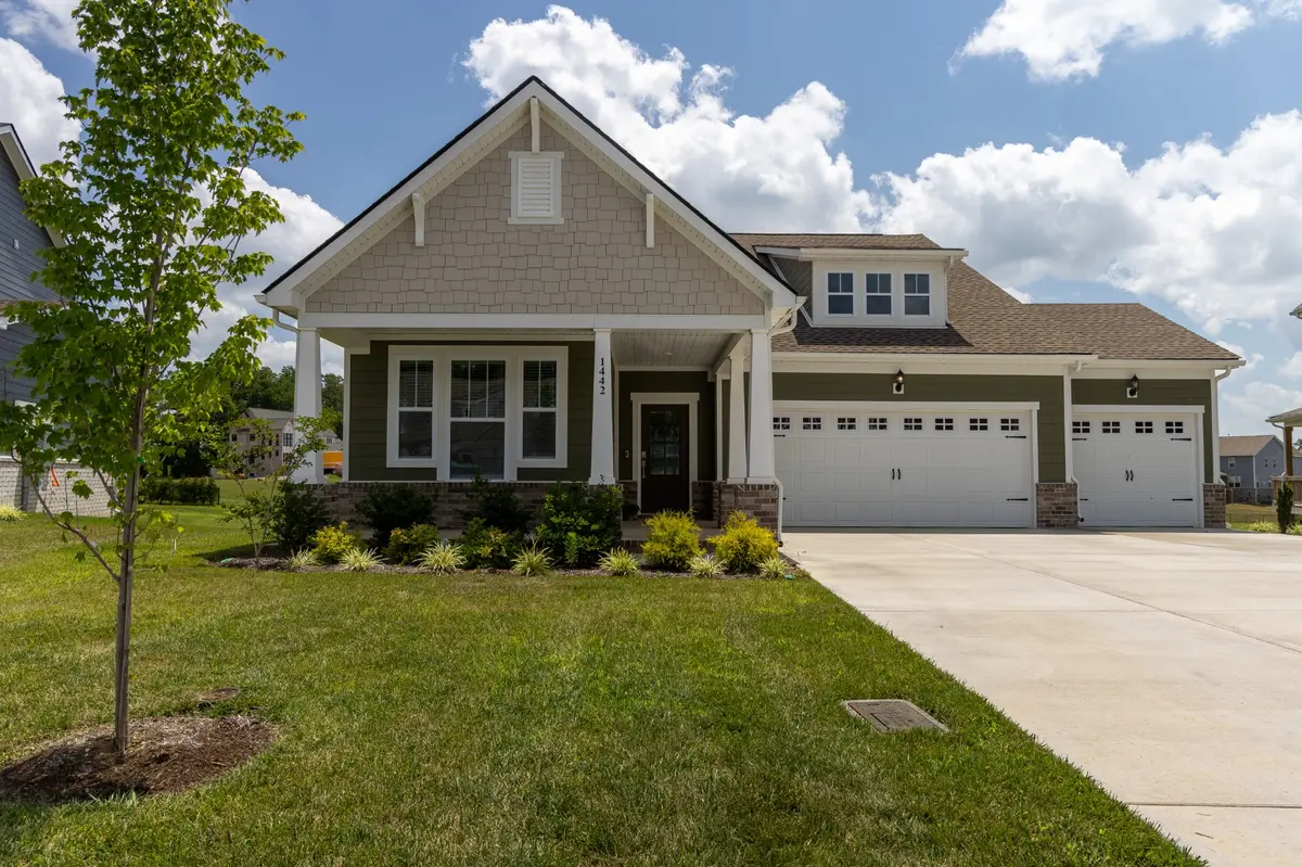 1442 English Oak Dr, Clarksville, TN 37043