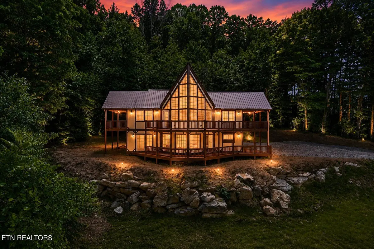 517 Big Sky Rd, Jamestown, TN 38556