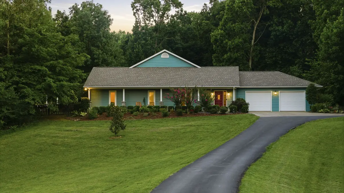 1766 Hunts Ln, Bowling Green, KY 42103