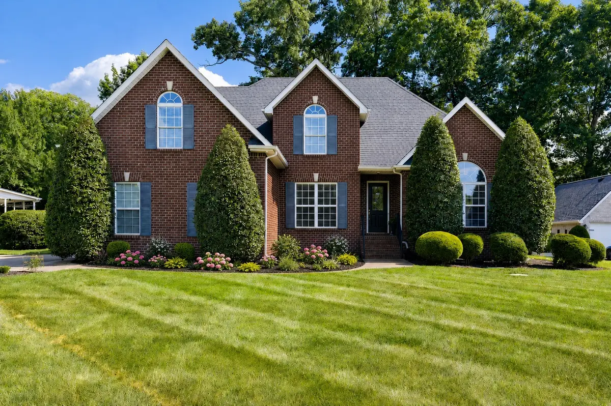 1316 Lunar Dr, Murfreesboro, TN 37129