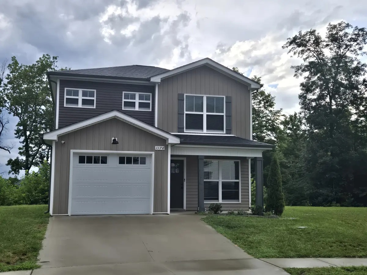 1176 Cottonwood Dr, Clarksville, TN 37040