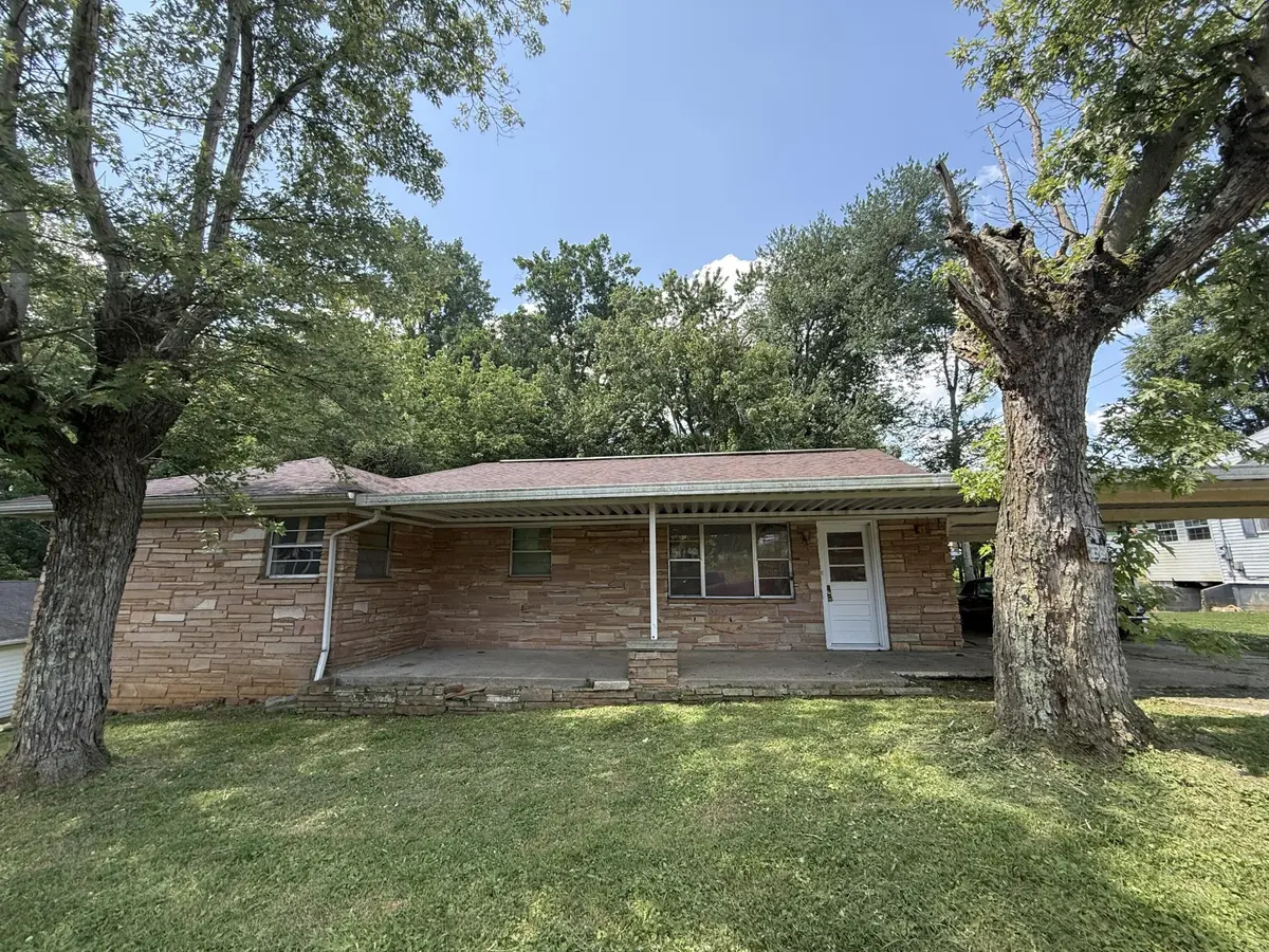 419 Carlock Avenue, Harriman, TN 37748