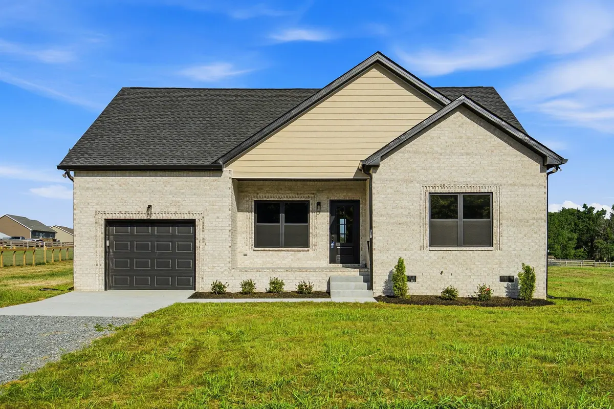 719 Mount Vernon Rd, Bethpage, TN 37022