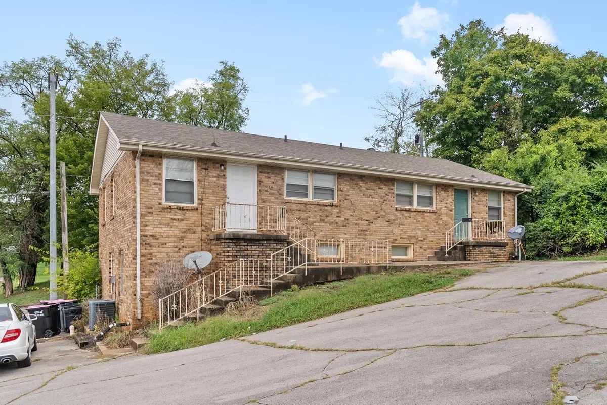 211 N 5th Street #C, Clarksville, TN 37040