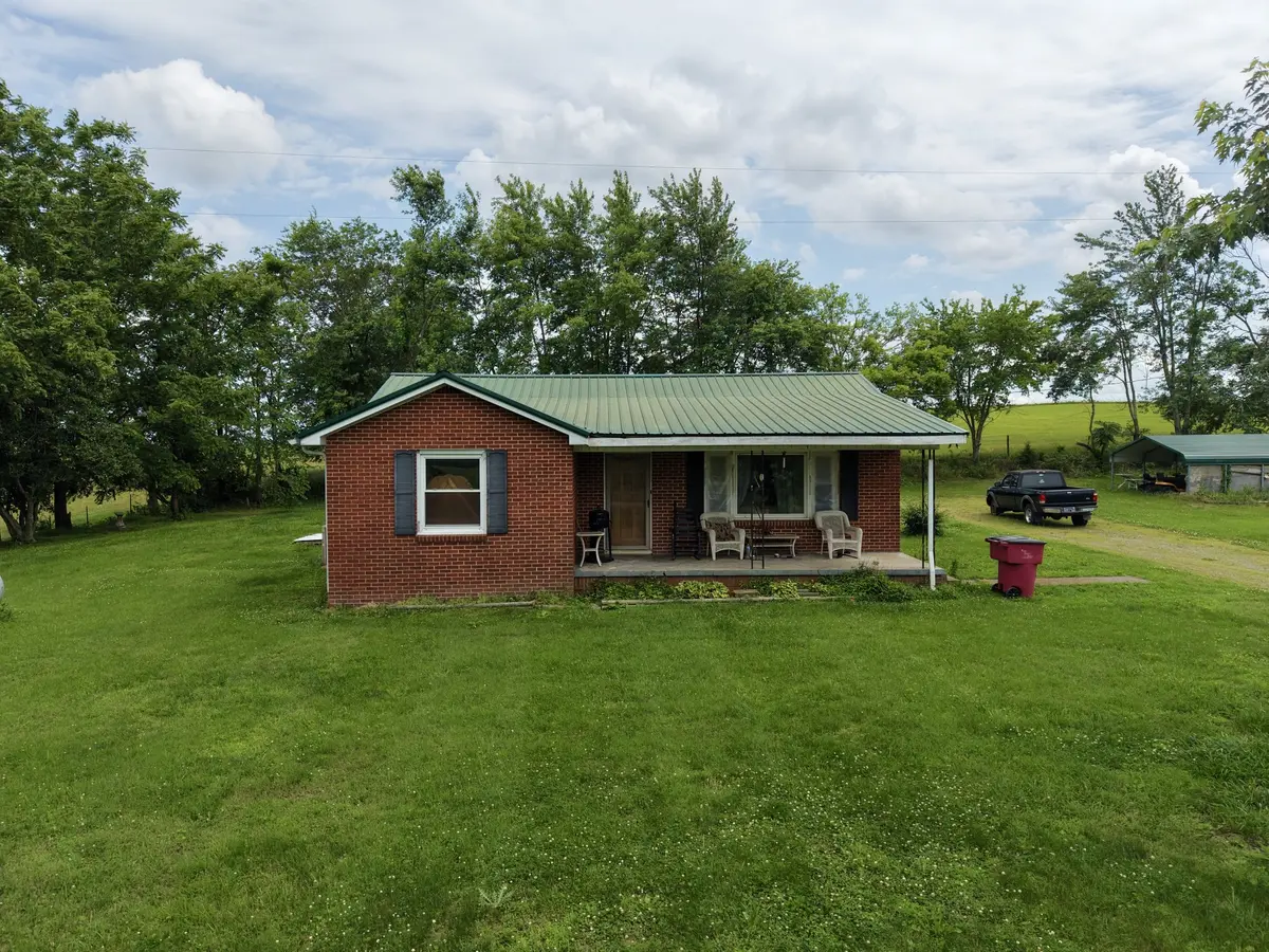980 West Rd, Red Boiling Springs, TN 37150