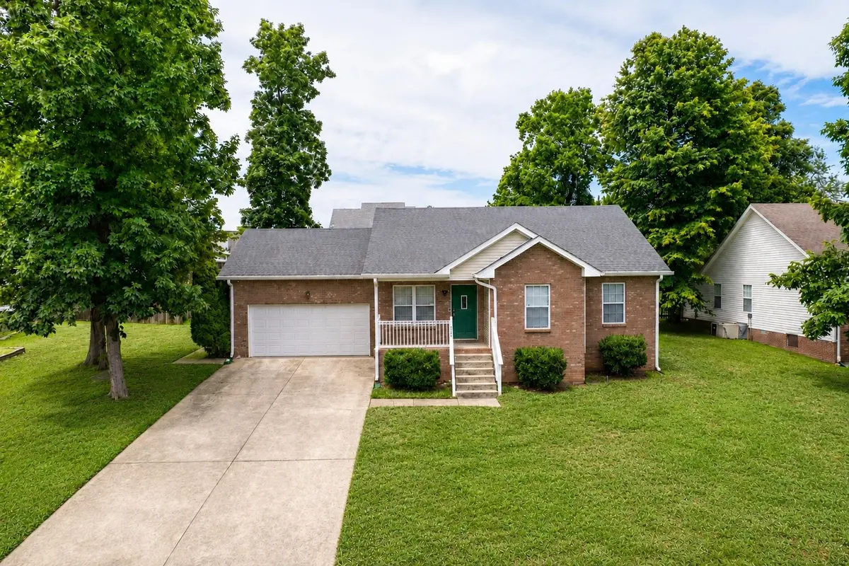 1721 Hazelwood Rd, Clarksville, TN 37042