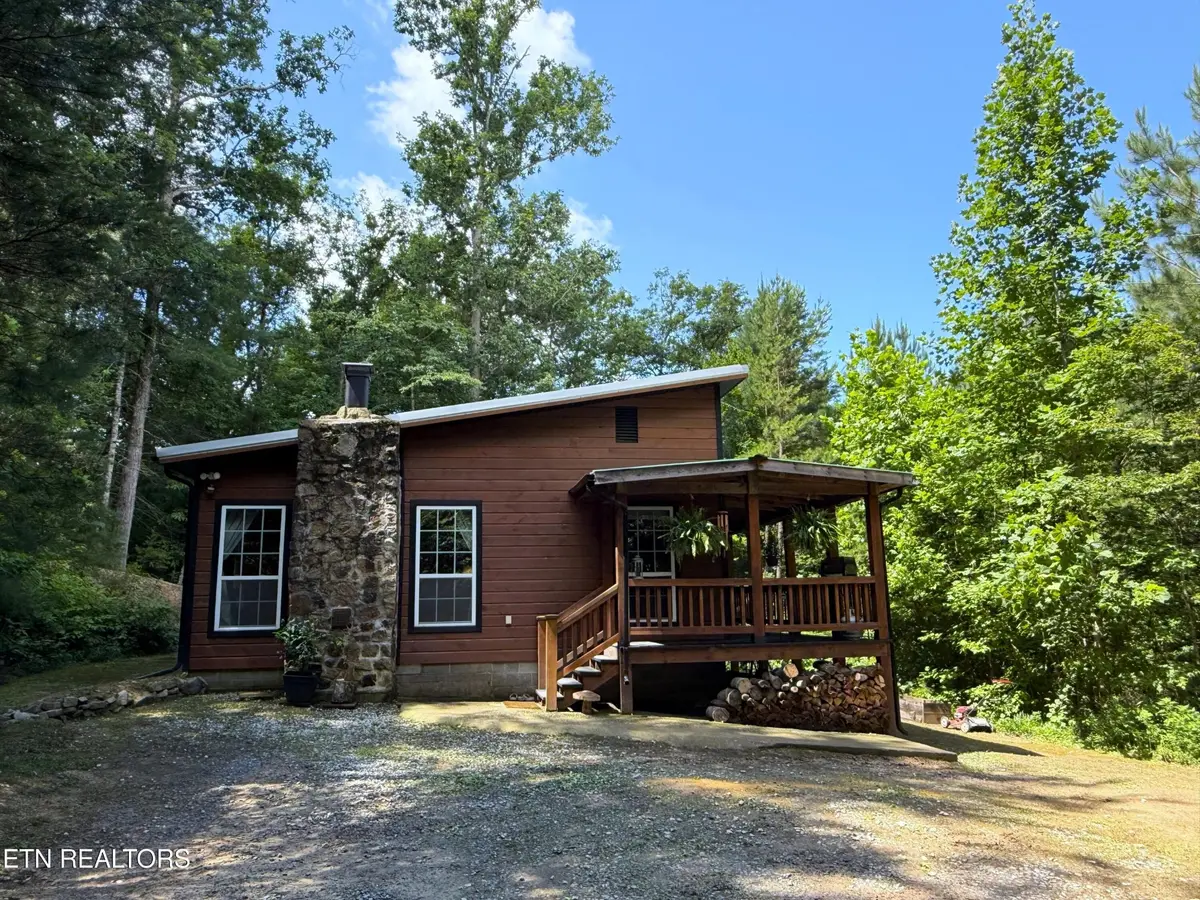 438 Country Square Rd, Newport, TN 37821