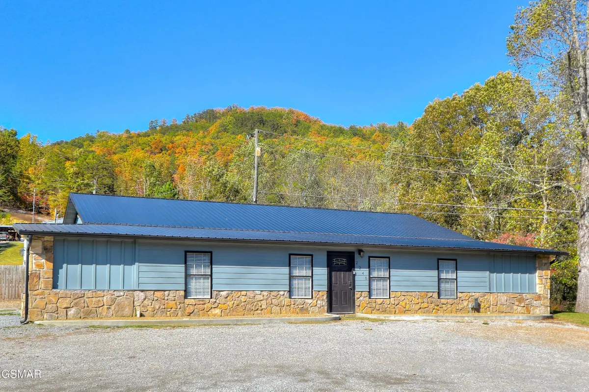 2245 Upper Middle Creek Road, Sevierville, TN 37876