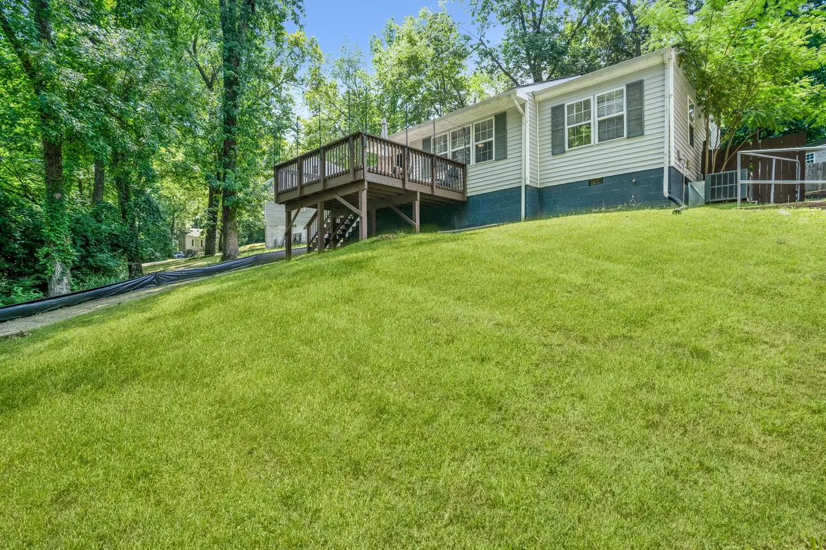 714 Woodlawn Dr, Clarksville, TN 37040