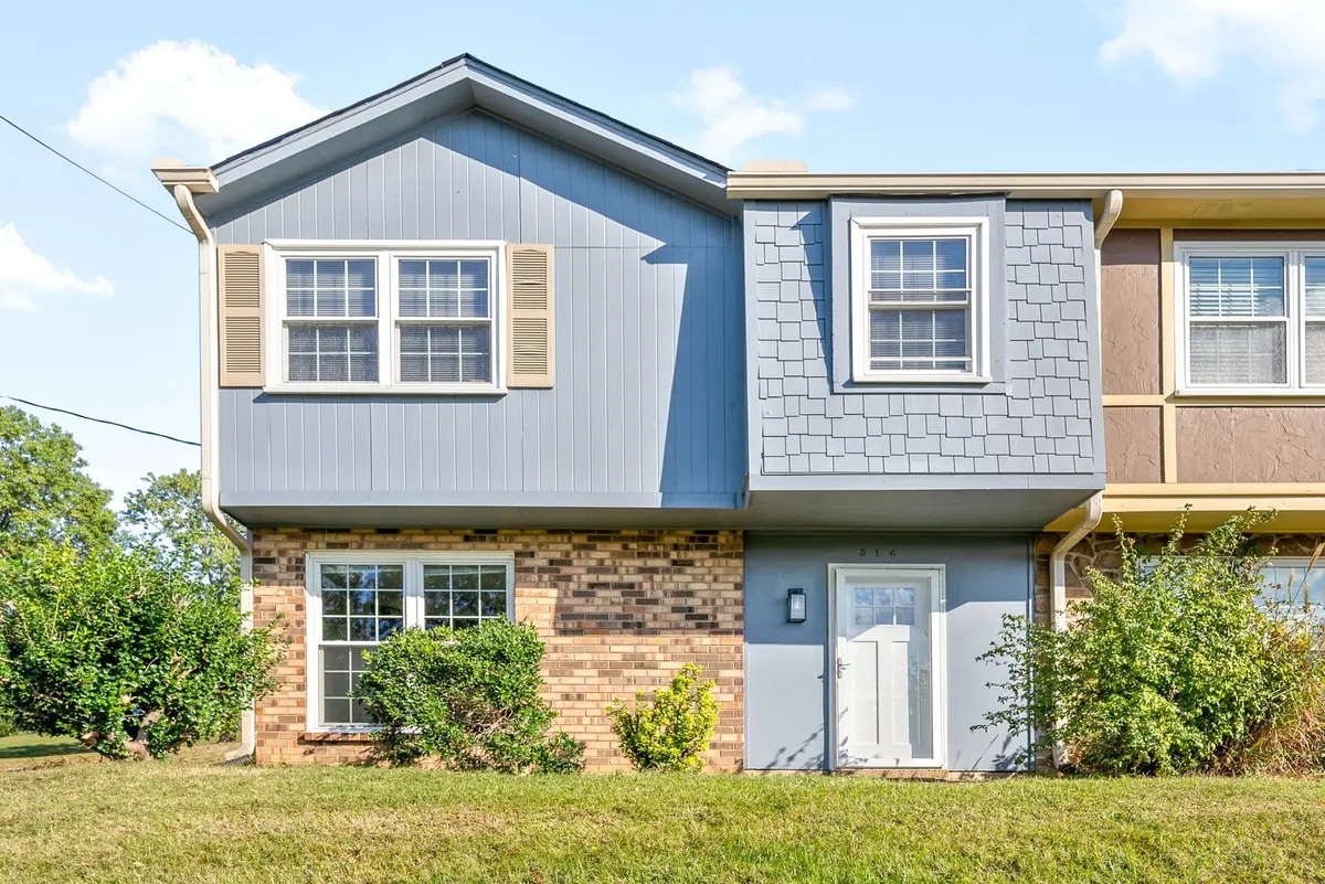 5600 Country Dr #316, Nashville, TN 37211