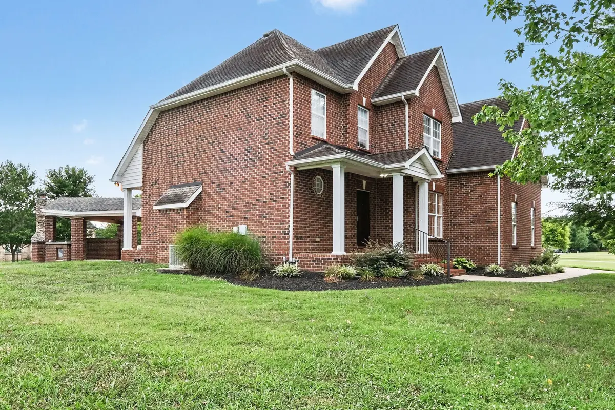 214 Jon Paul Ct, Murfreesboro, TN 37128