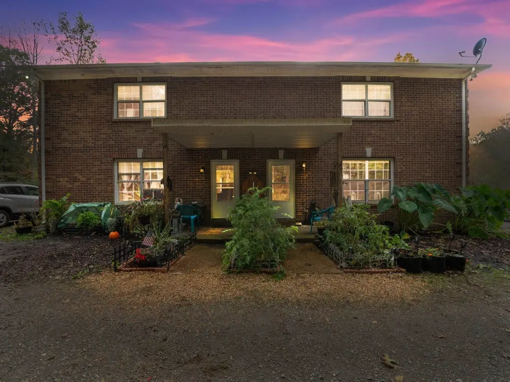 10116 Sneed Pt, Lyles, TN 37098
