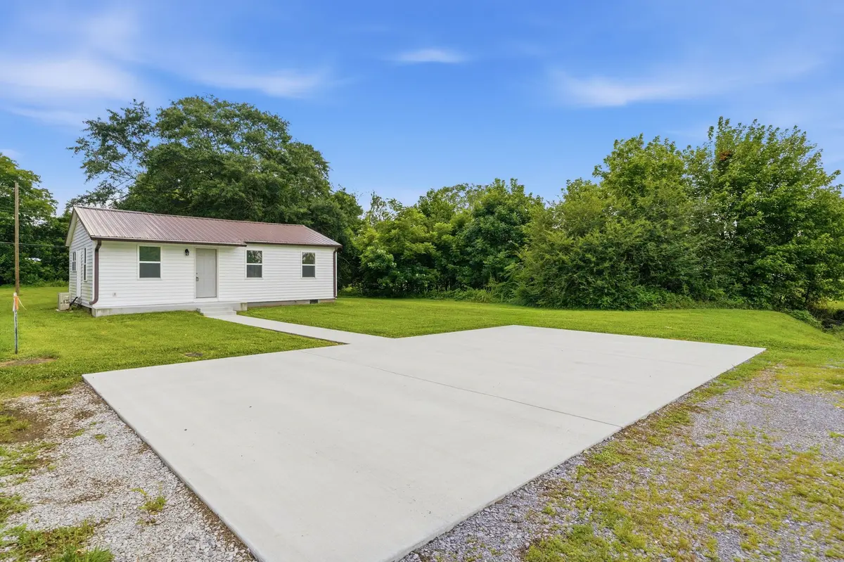 305 S Polk St, Tullahoma, TN 37388