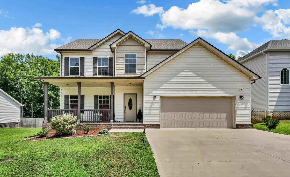 363 Barry Dr, Clarksville, TN 37040