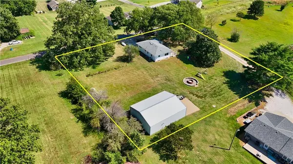 19550 Shane LN, Weston, MO 64098