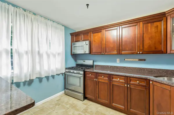 5218 Wilshire LN #5218, Oakdale, NY 11769