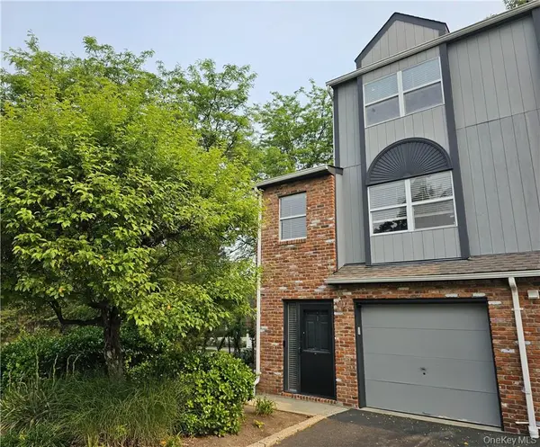 1 Kensington CT, Nanuet, NY 10954