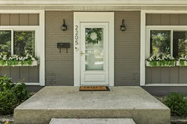 2205 Kessler Blvd East DR, Indianapolis, IN 46220