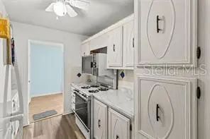 5257 81ST LN N #17, St Petersburg, FL 33709