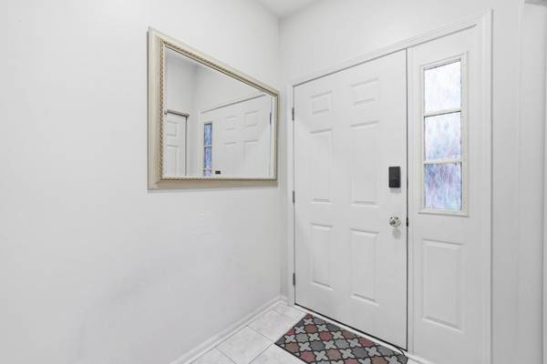 1114 Coventry LN, Bolingbrook, IL 60440
