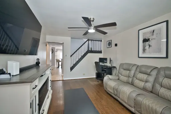 3509 W 73rd PL, Chicago, IL 60629