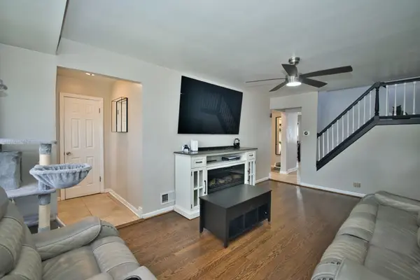 3509 W 73rd PL, Chicago, IL 60629