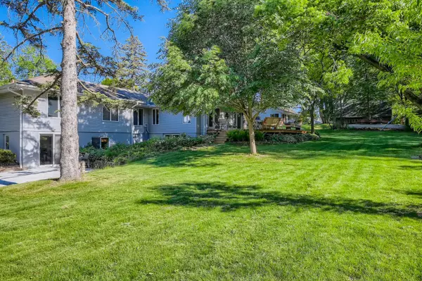 3200 Frear DR, Minnetonka, MN 55305