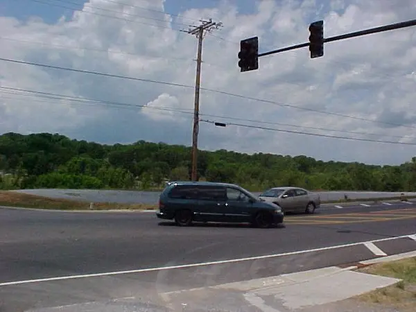 1003 CENTER POINT RD, Hendersonville, TN 37075